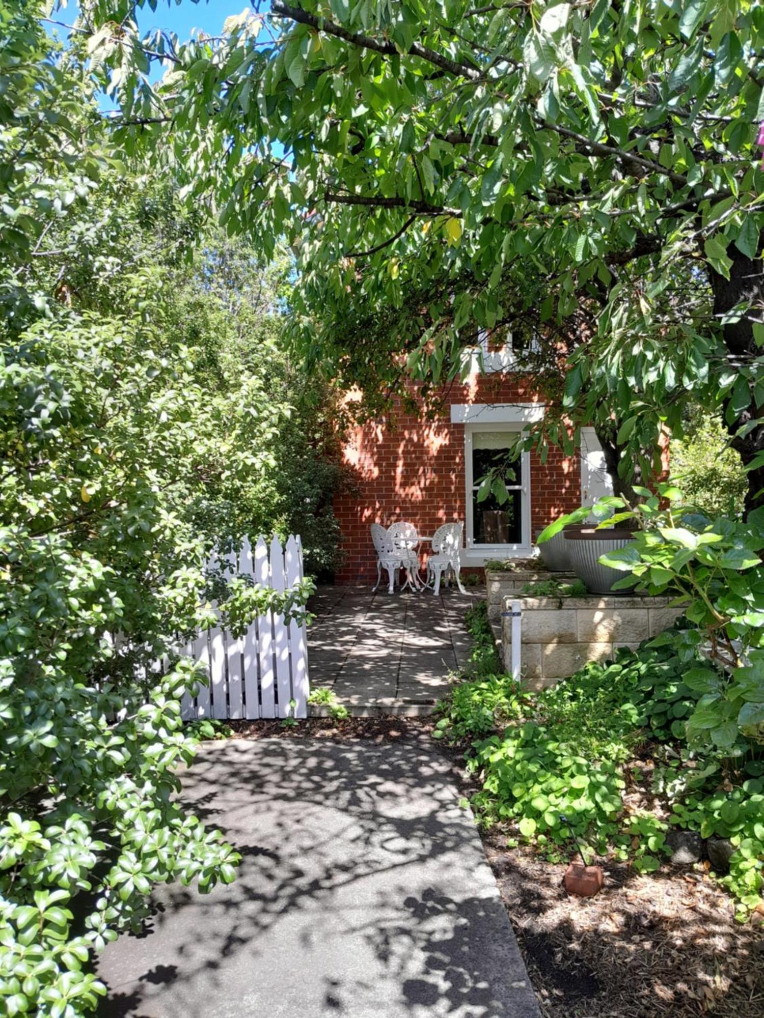 Annies Garden Cottage Хобарт Экстерьер фото
